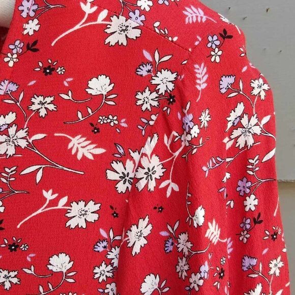 Sanctuary Red White Floral Button Down Peasant Top size Medium - Picture 7 of 13
